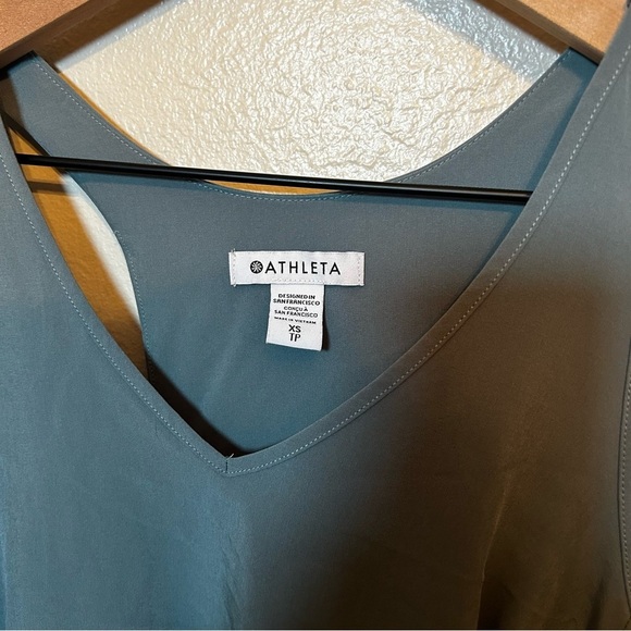 Athleta Swing‎ Forward Tank in Deep Ocean Teal - Picture 4 of 7